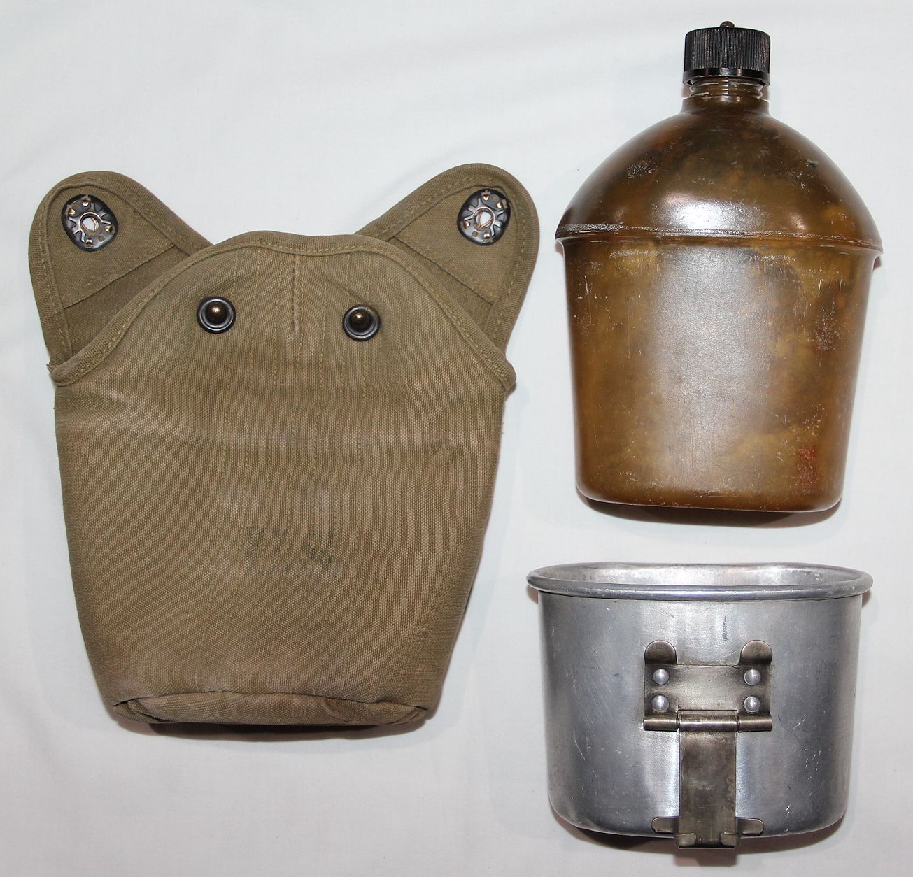 E218. WWII EXPERIMENTAL ETHOCEL PLASTIC CANTEEN SET B & B Militaria