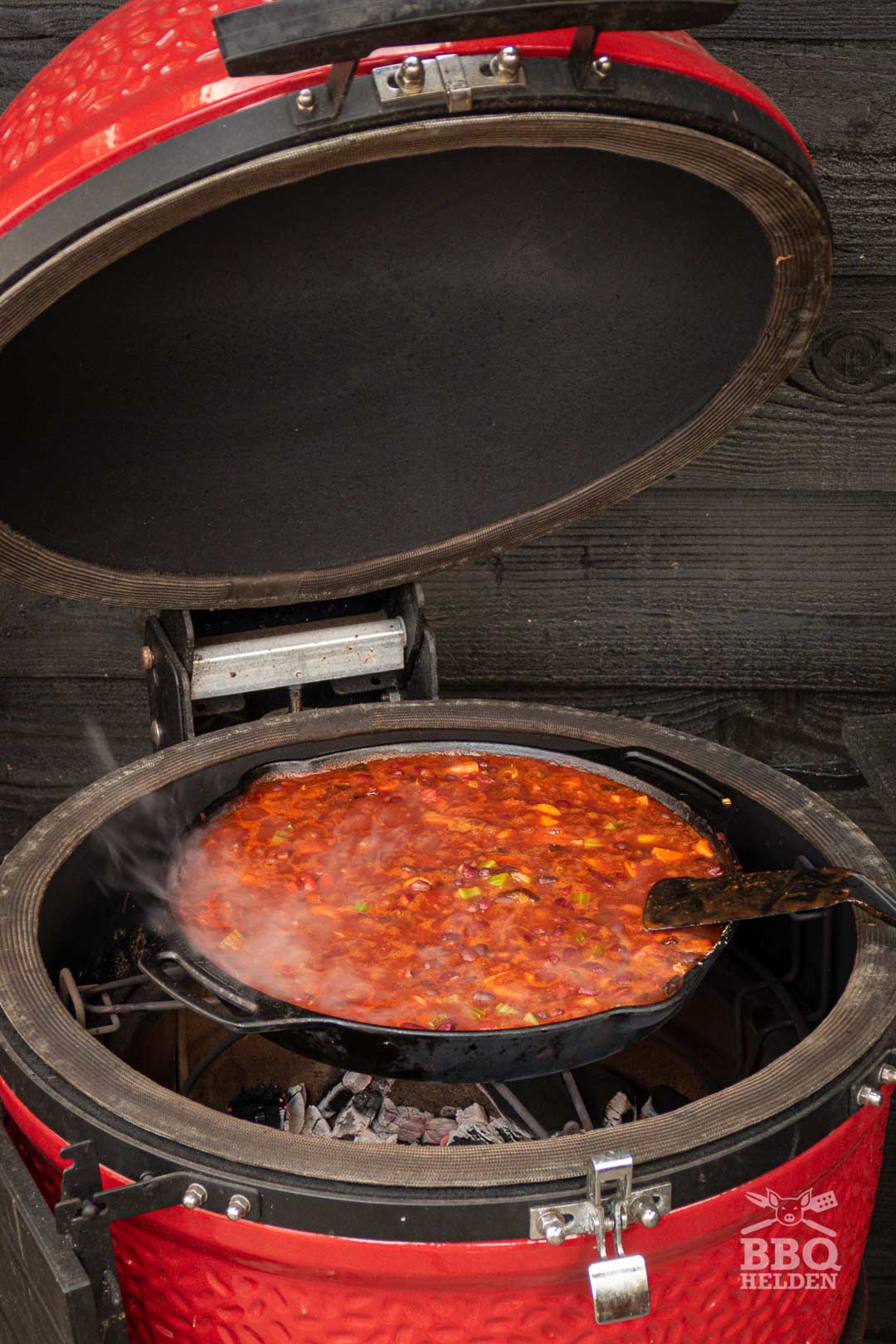 Spicy vegetarian bean chilli BBQHeroes