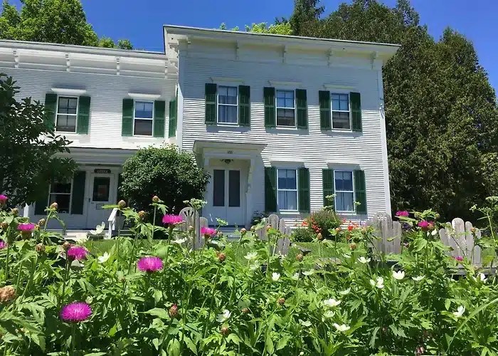 Vermont Inn & Authentic Roadside Motel for Sale The B&B® Team