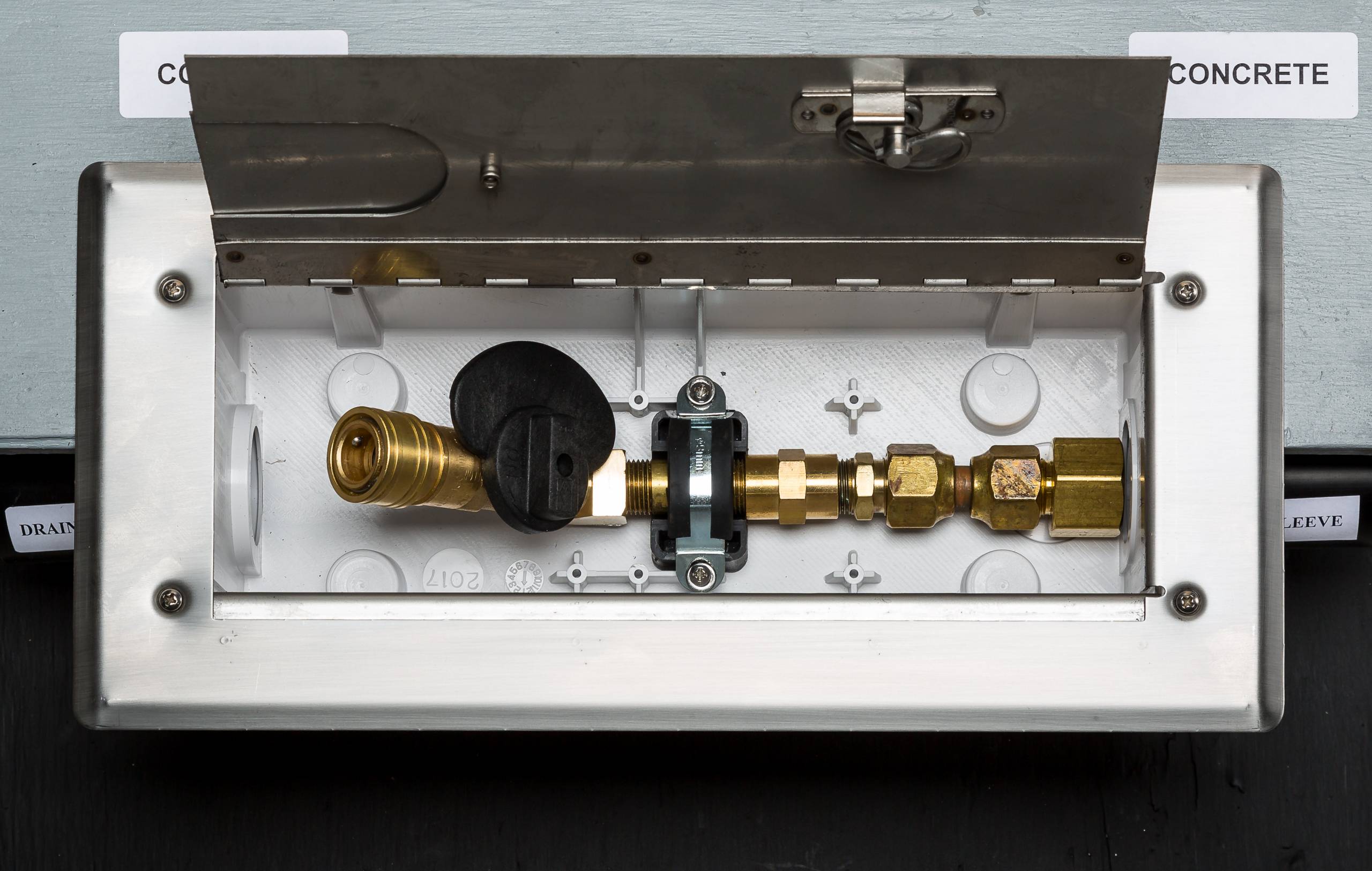 CONCRETE DECK VERSATILE GAS PLUG™ Burnaby Manufacturing Ltd.