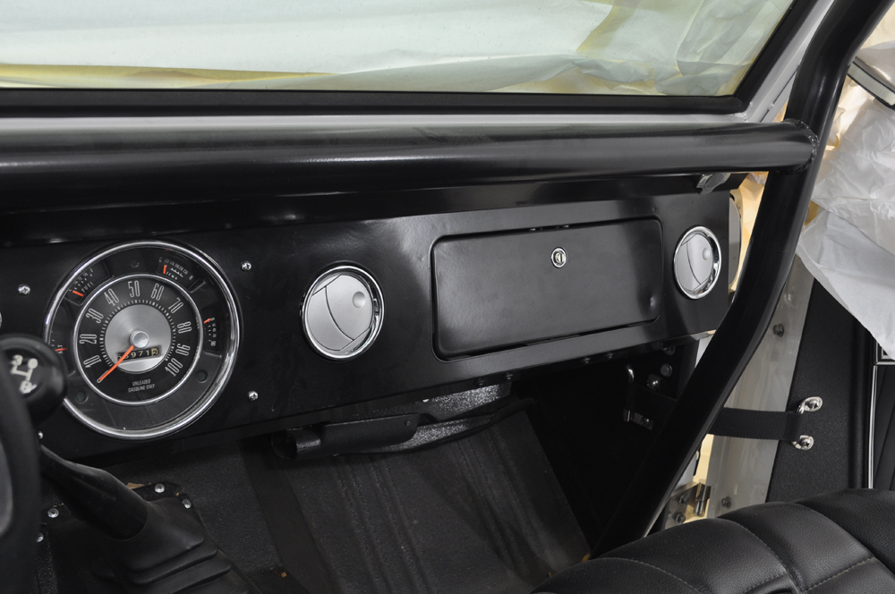 7240022 Dash 5, Center Speedo W/ 5" Off Set Glovebox for Early Bronco