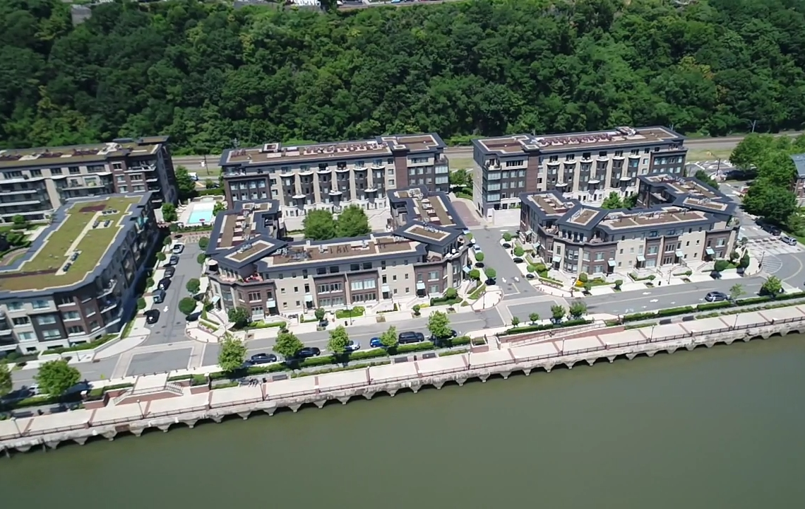 HENLEY ON HUDSON TOWNHOUSES & CONDOMINIUMS Belle Contracting, LLC.