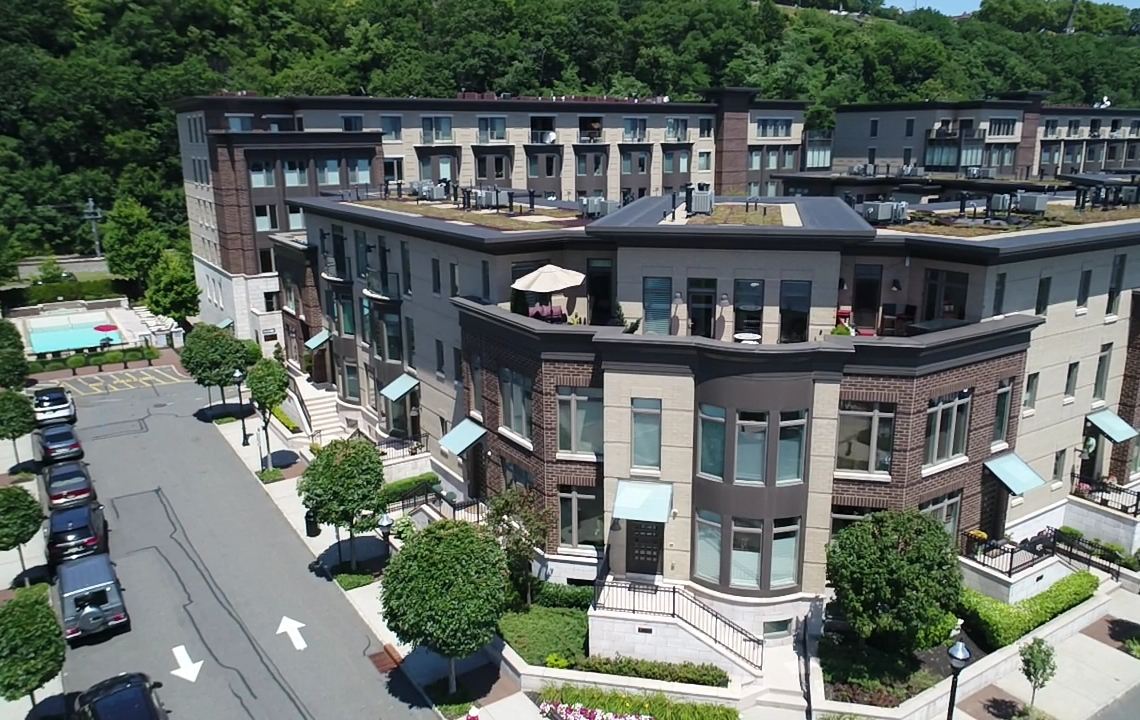 HENLEY ON HUDSON TOWNHOUSES & CONDOMINIUMS Belle Contracting, LLC.