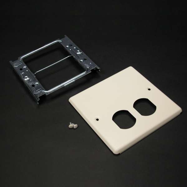 Wiremold® 4047 Double Gang Cover One Duplex Receptacle Fitting for