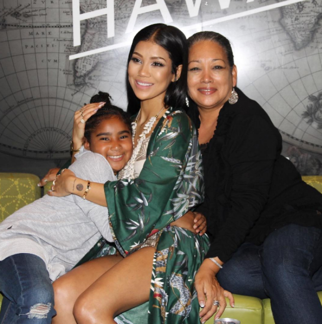 JHENE AIKO HANGS WITH HER 'NAMI AND MOMMY' ON TOUR