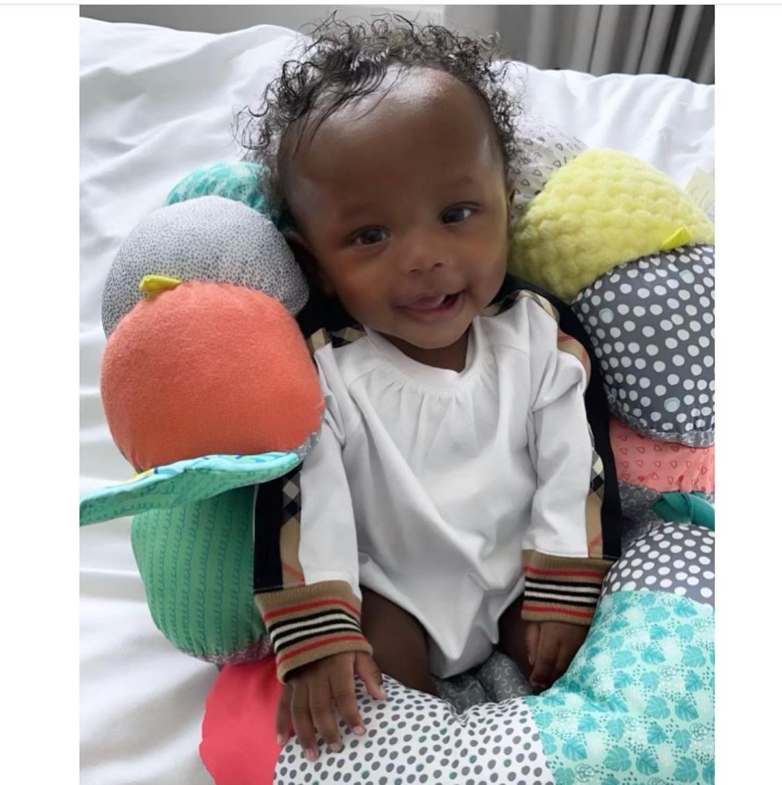 SUMMER WALKER SHARES PICTURES OF HER BABY GIRL