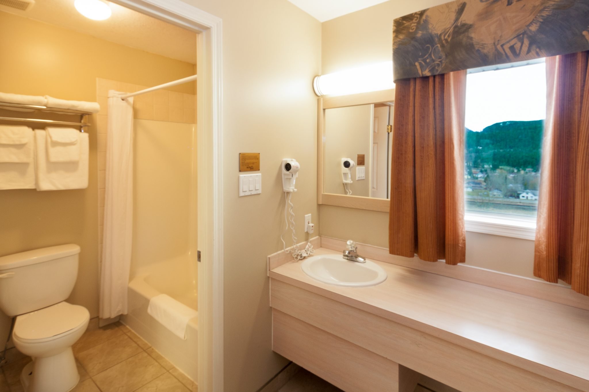 Book A Hotel In Coleman, AB Online Reservations (BCMInns)