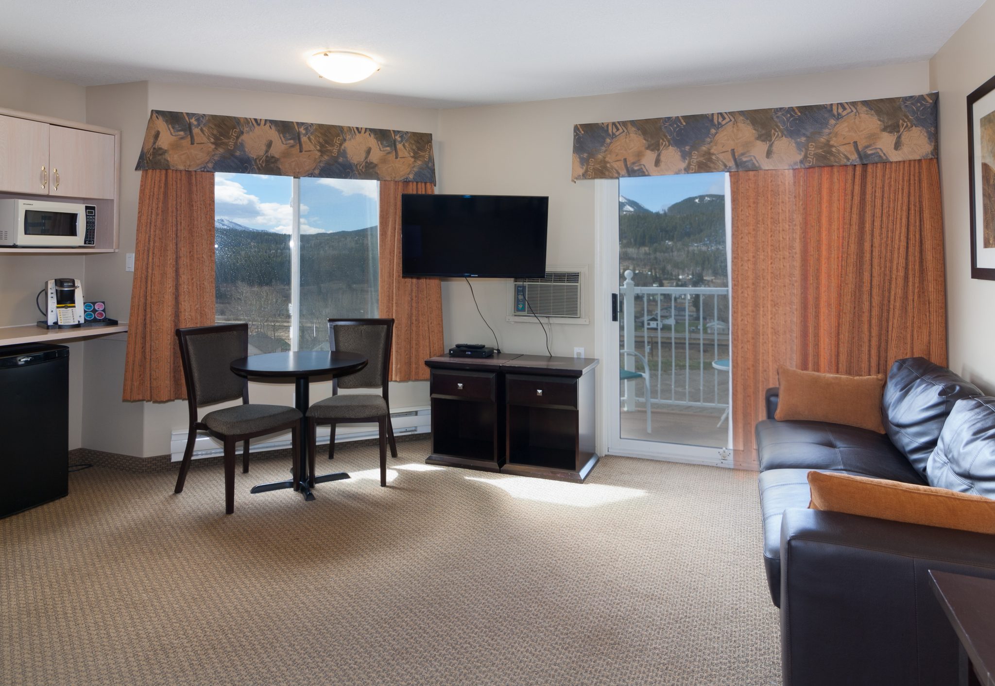 Book A Hotel In Coleman, AB Online Reservations (BCMInns)