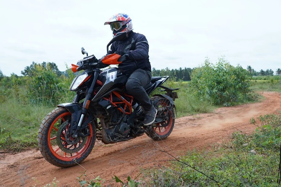 Testing Apollo’s New Range Of Goanywhere Offroad Tyres For Upto 500cc