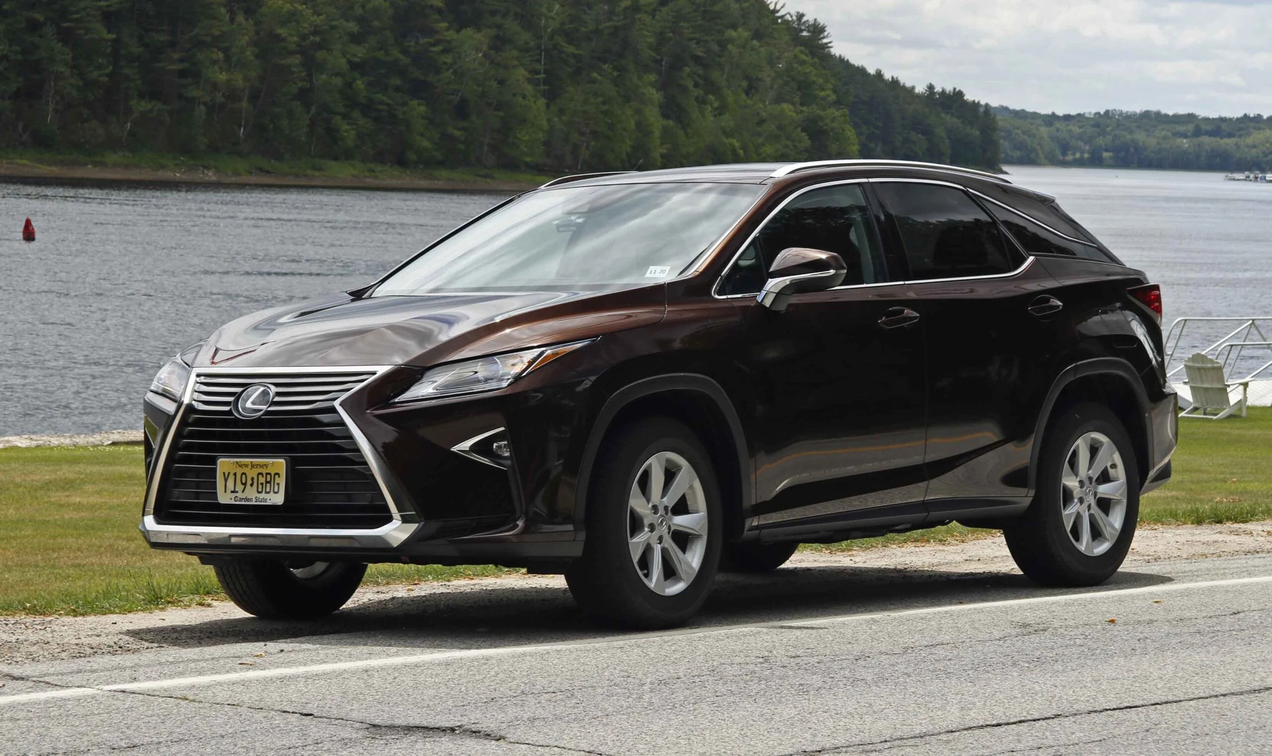 Review Lexus RX 350 delivers a premium way to travel