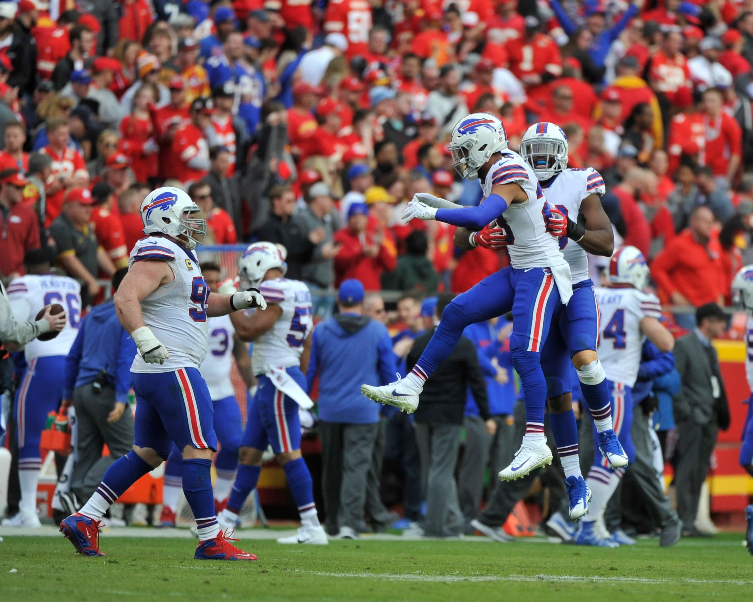 Bills pick off Smith in closing minutes, beat Chiefs 1610