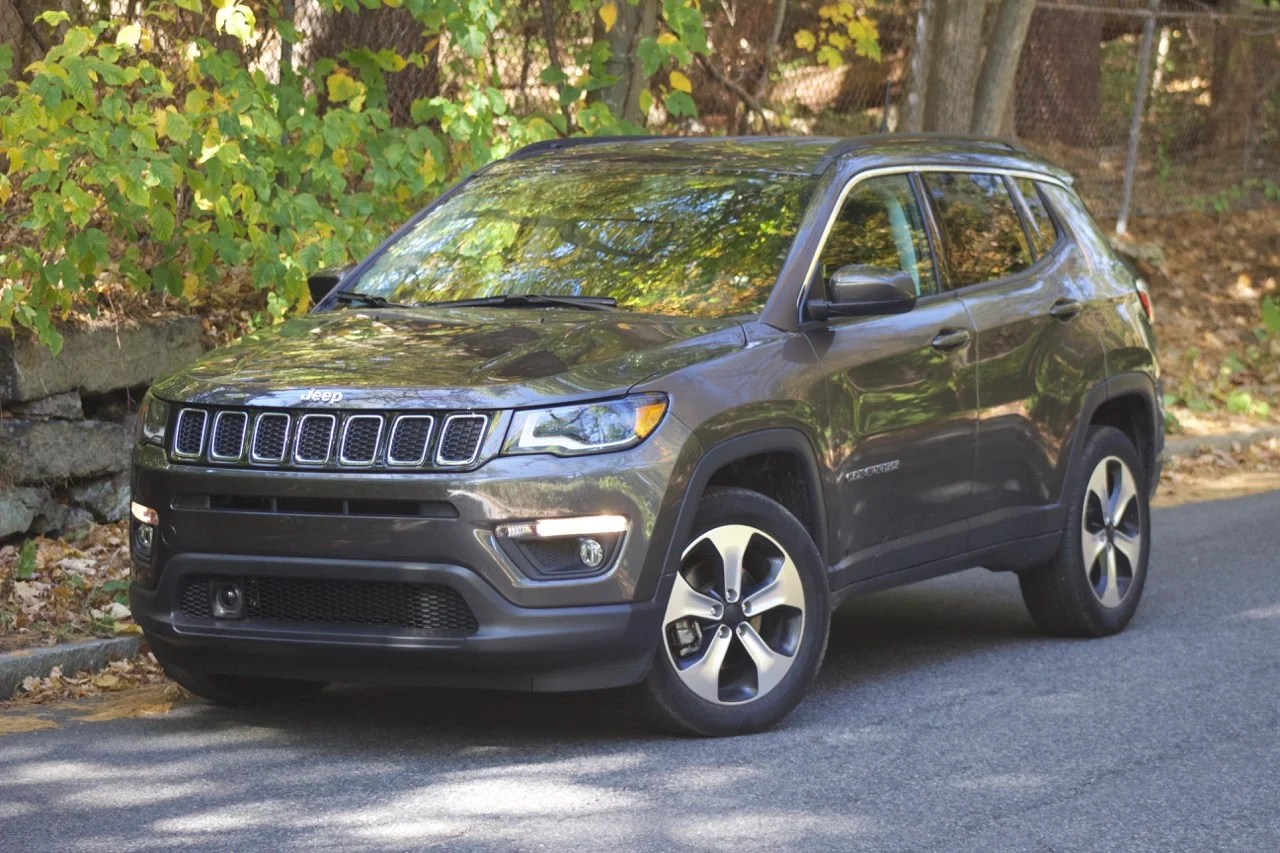 The 2017 Jeep Compass conquers the city and country alike