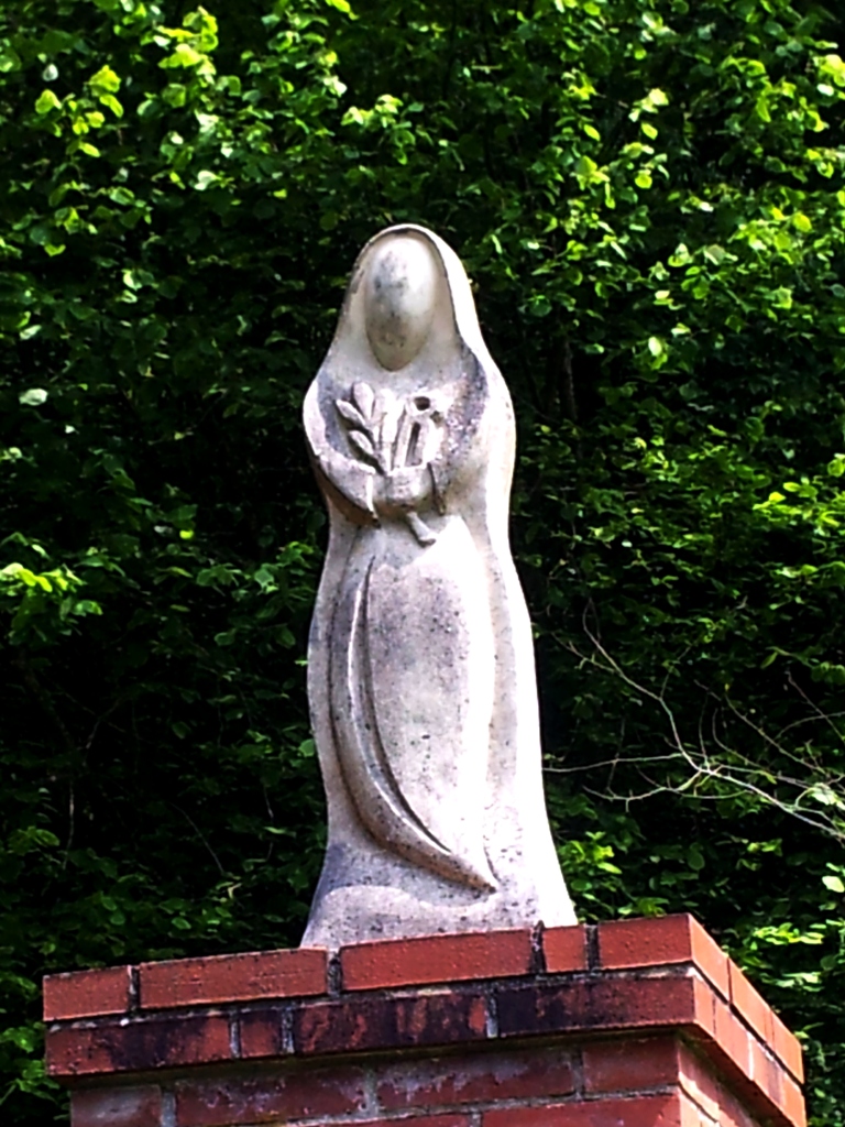 FONTAINE DE DEVOTION SAINTE APOLLINE91 CHALOUMOULINEUX 91131FRANCE