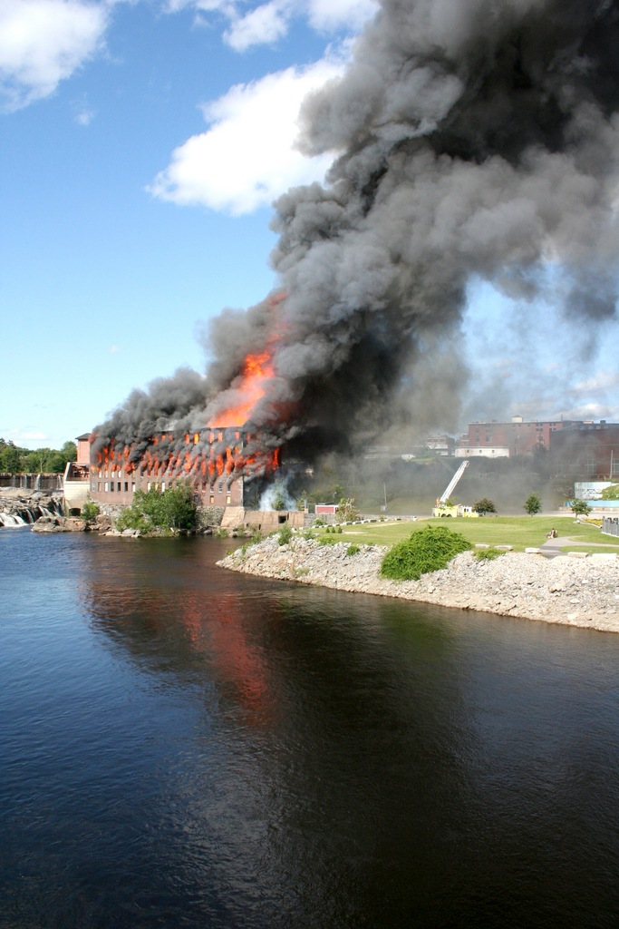 Fire engulfs mill in Lewiston — MidMaine — Bangor Daily News — BDN Maine