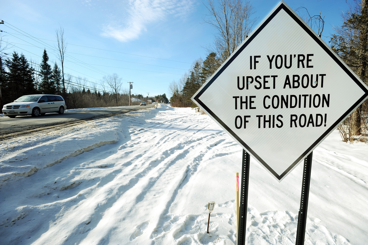 Carmel hopes signs fuel complaints to state road officials — MidMaine
