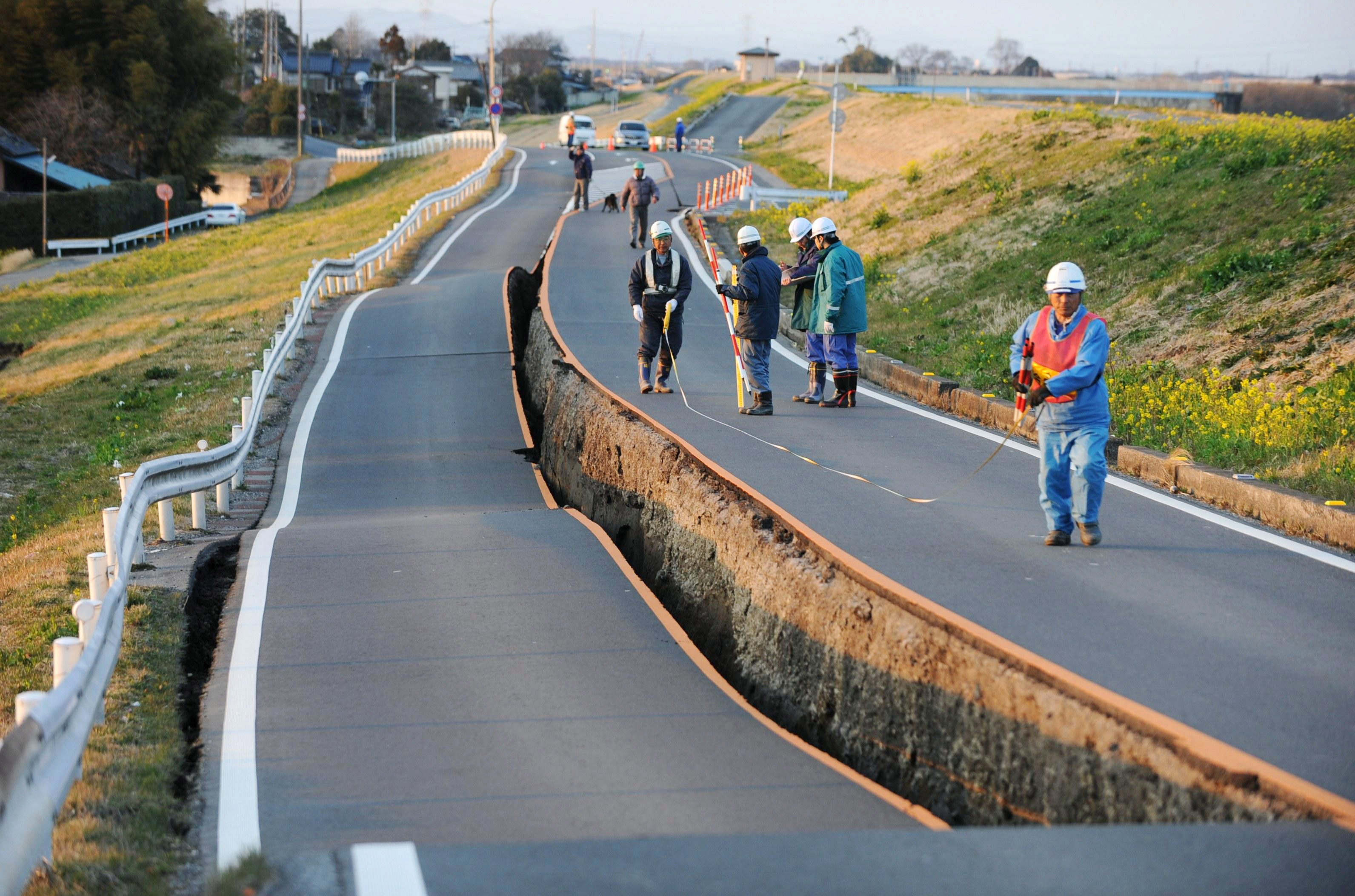 Tsunami kills hundreds after 8.9 Japan quake; little damage reported in