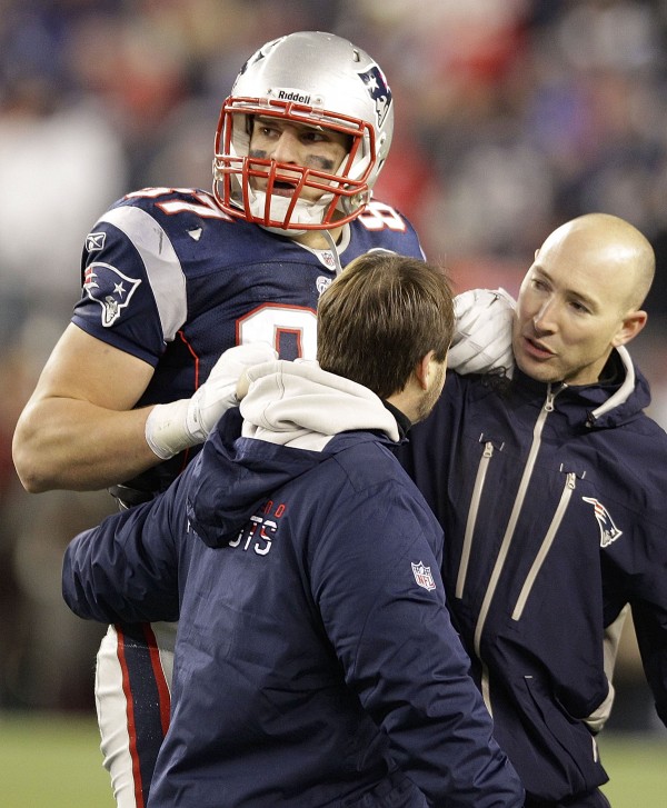 Report Patriots TE Gronkowski has ankle surgery