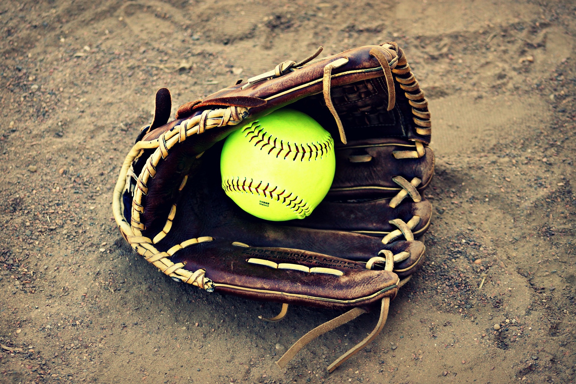 Cape Elizabeth Overwhelms Winslow To Capture Class B Softball State Title
