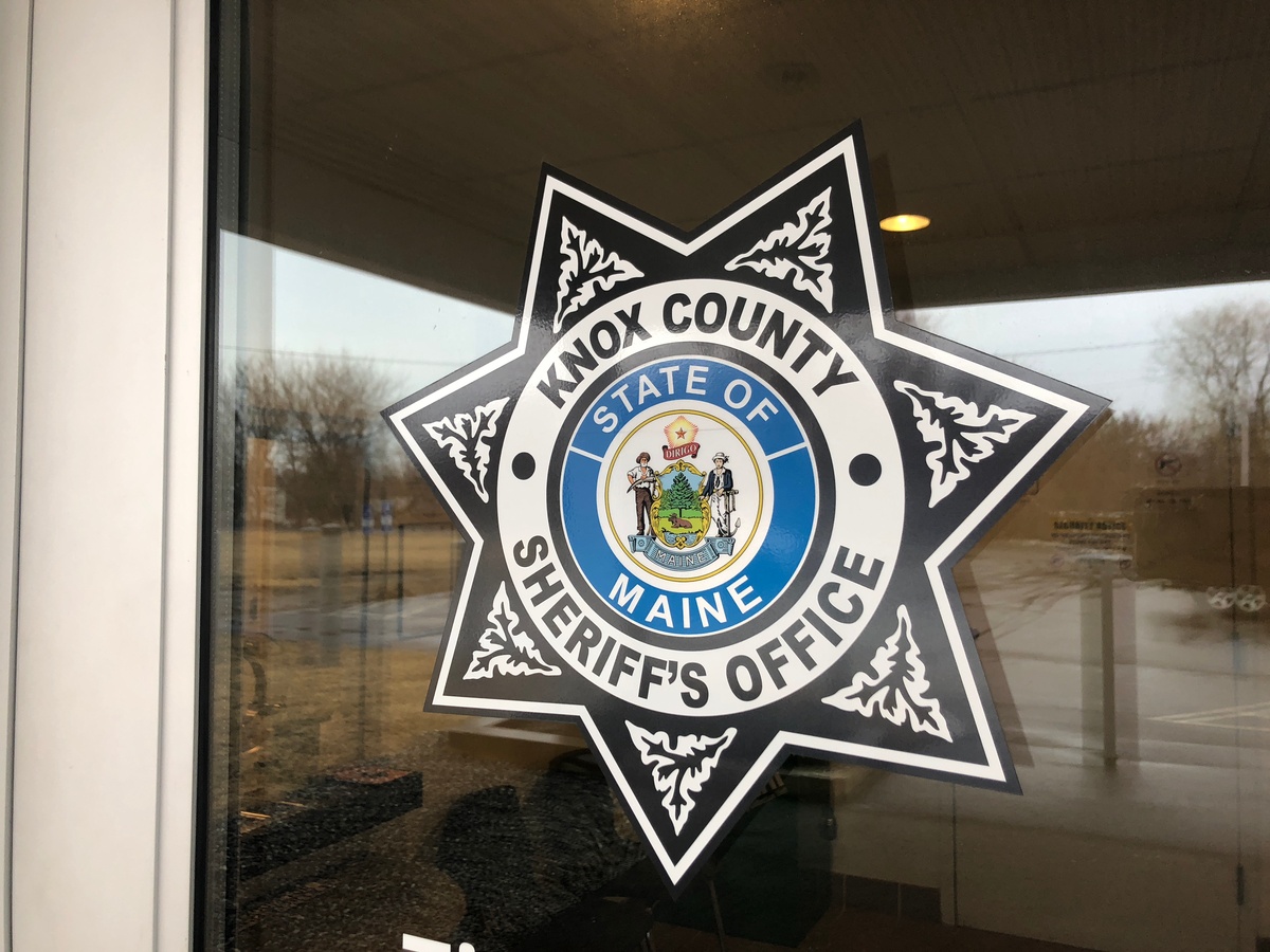 Man dies after Vinalhaven crash