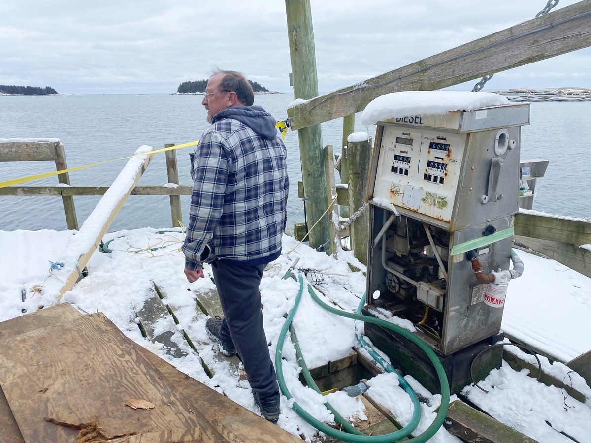 Maine lobster coop with stormravaged pier looks to recover