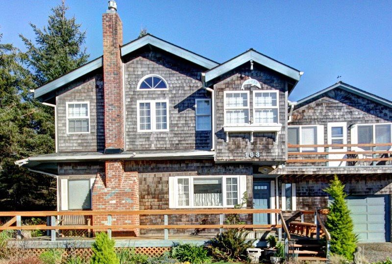 Still Some Thanksgiving Vacation Homes Open Along Oregon, Washington Coast