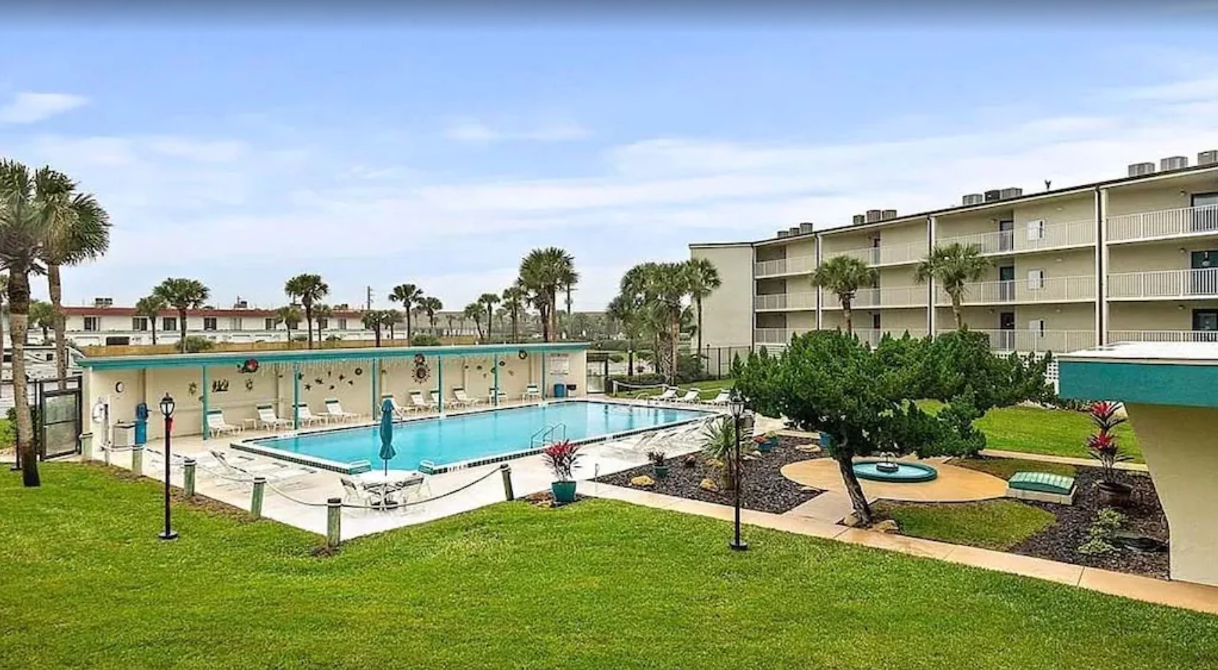 Captain’s Quarters Beach Retreat (2 Bedrooms, Sleeps 6, Community Pool