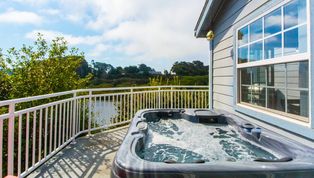 The Owners Suite, with a hot tub at The Beach House Inn in Fort Bragg