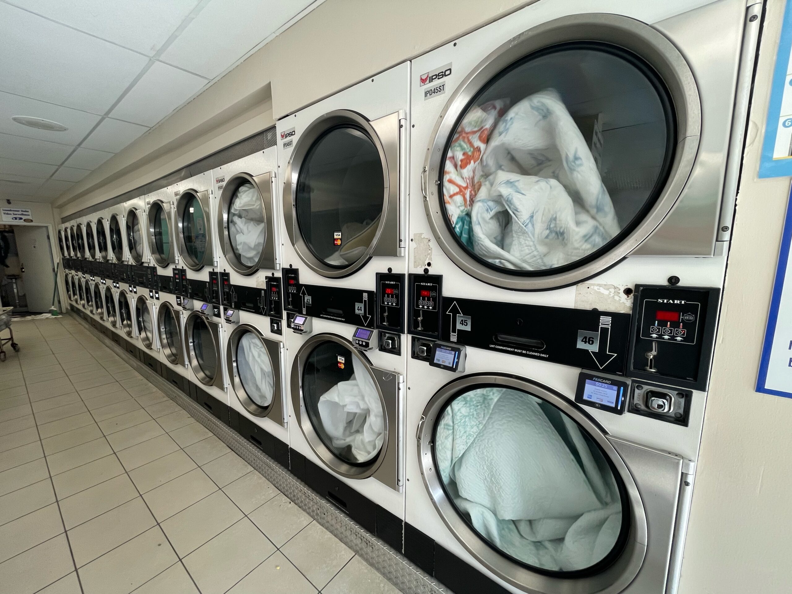 Best Laundromat in San Diego, California 92109 Beach Laundromat