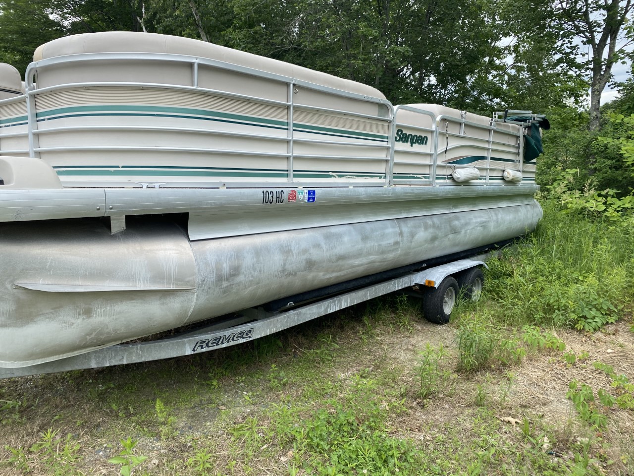 24' Pontoon Boat Beacon Boat Rentals Wayne, Maine