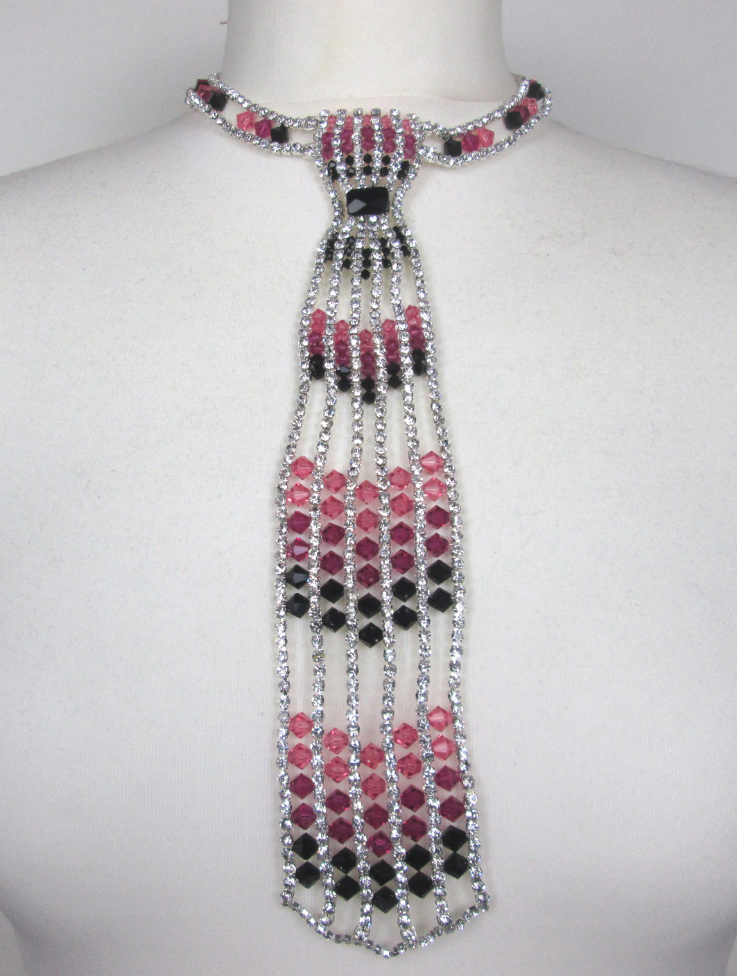 Tie Necklace Tutorial (Intermediate)