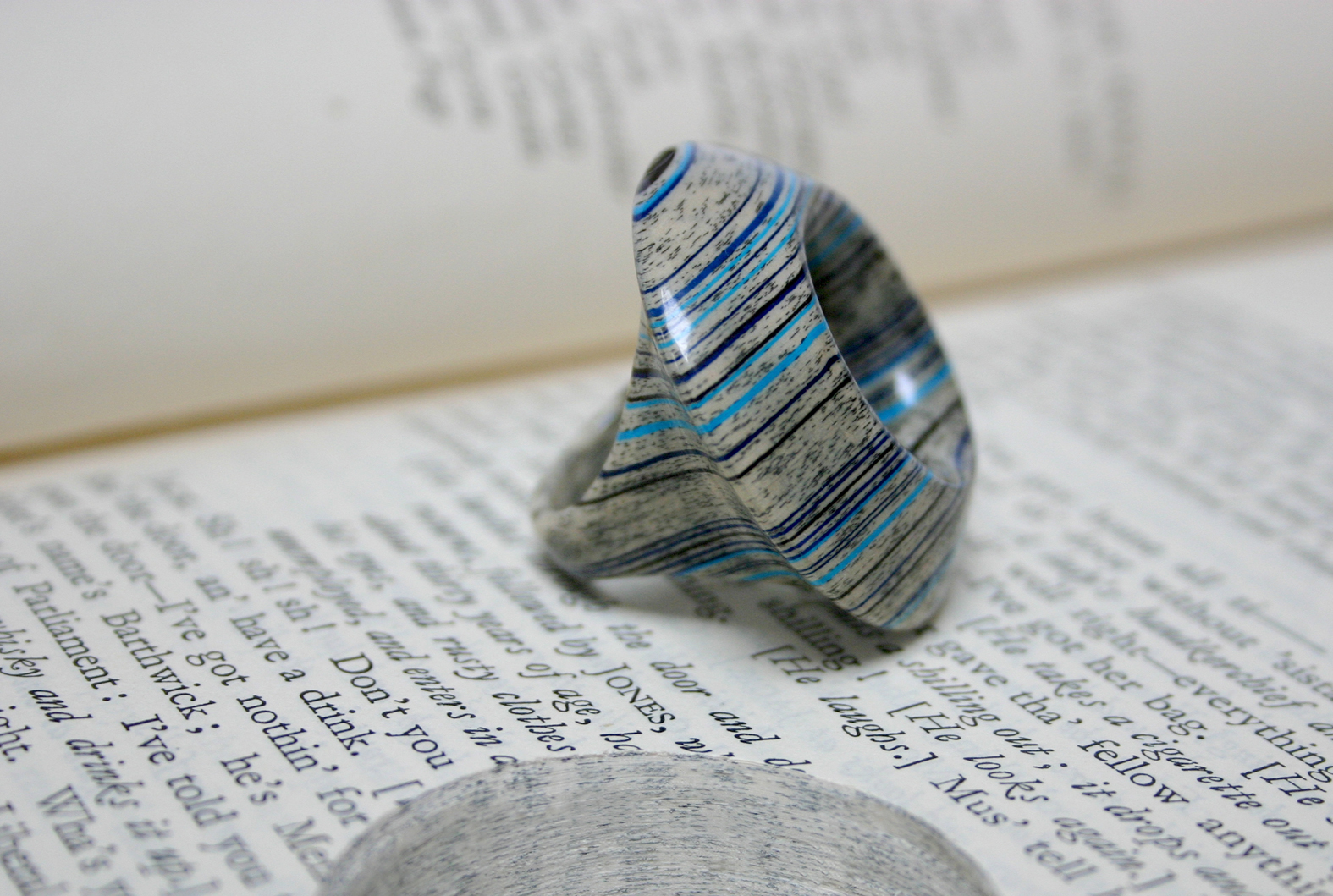 Unusual paper jewellery made from books Beads Magic