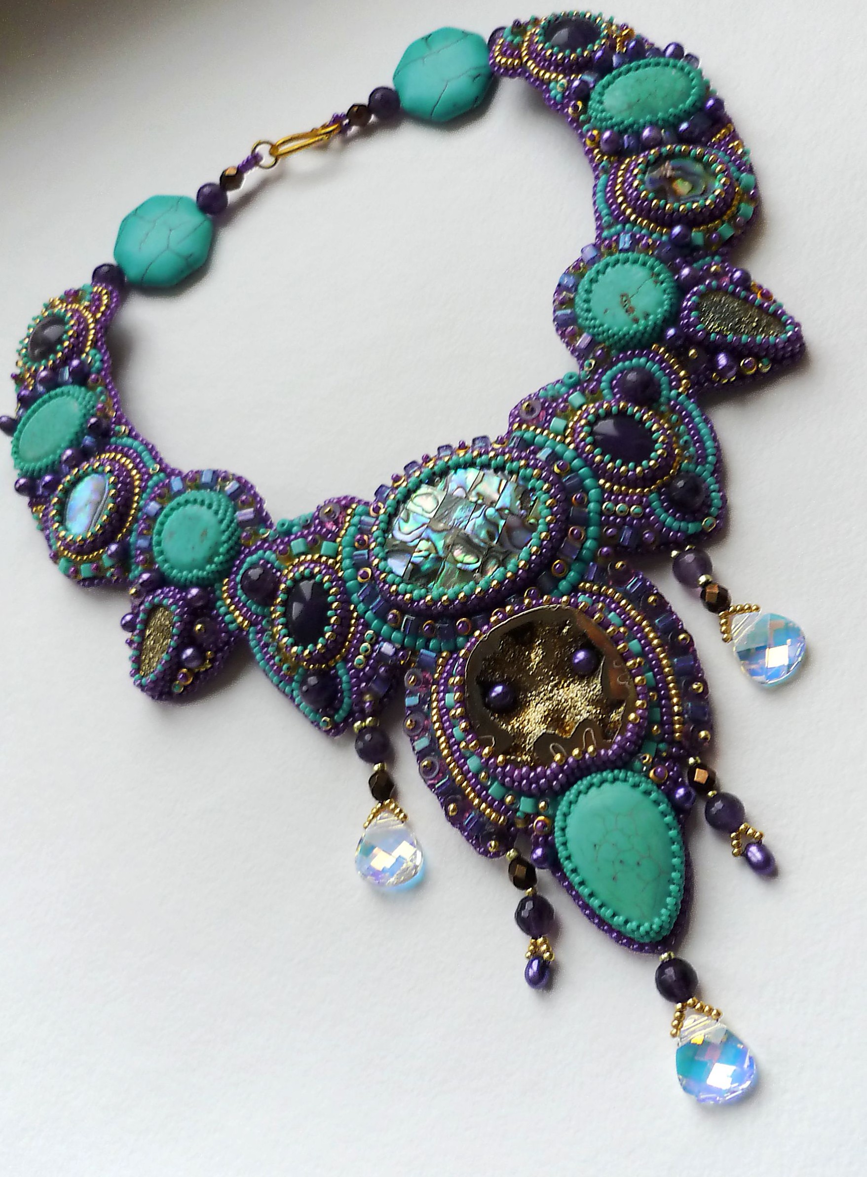 Amazing embroidered jewelry by Irina Chikineva Beads Magic