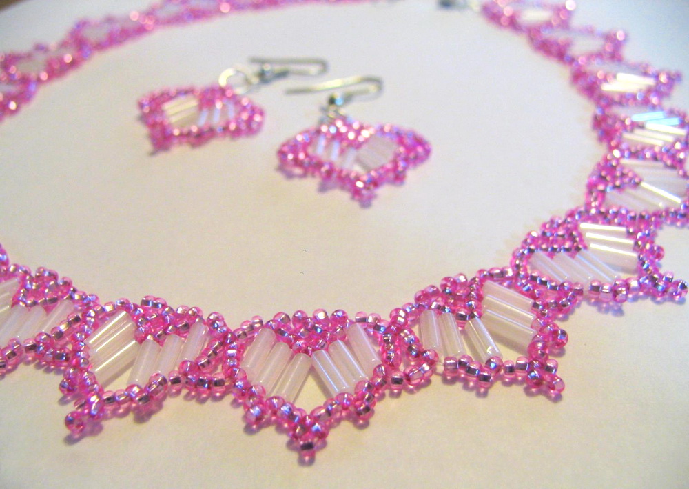 Free pattern for beautiful beaded necklace Barbie Beads Magic