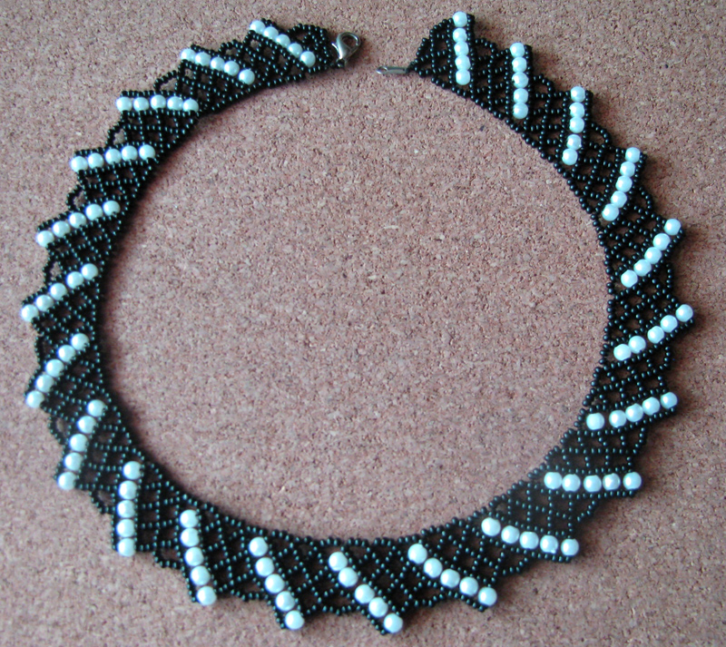 Free pattern for pretty beaded necklace Corfu Beads Magic
