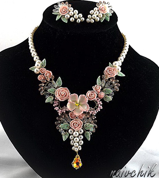 Beautiful flower jewelry by Alina Bondarenko Beads Magic