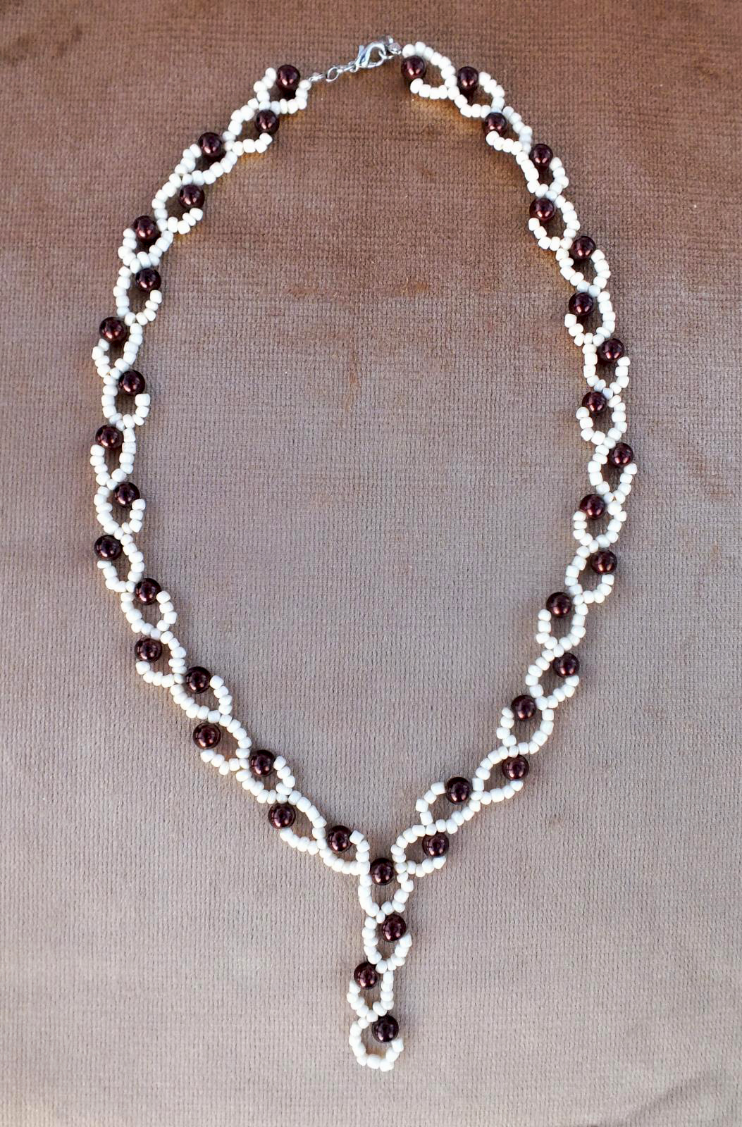 Free pattern for necklace Berries Beads Magic