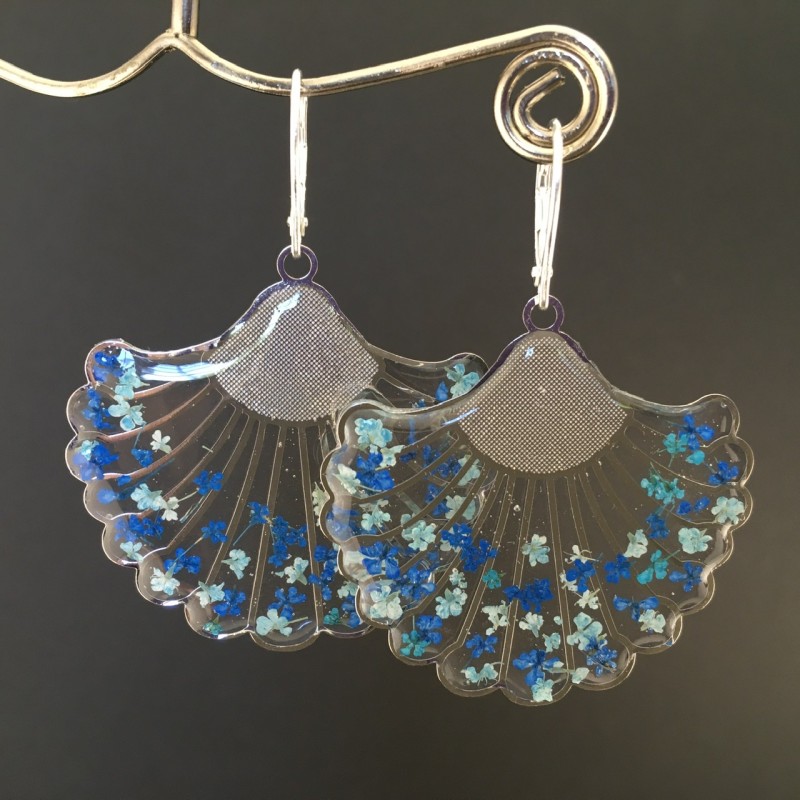 Boucles d\'oreilles « Zoé » fleuries argentées Beads Of Bliss