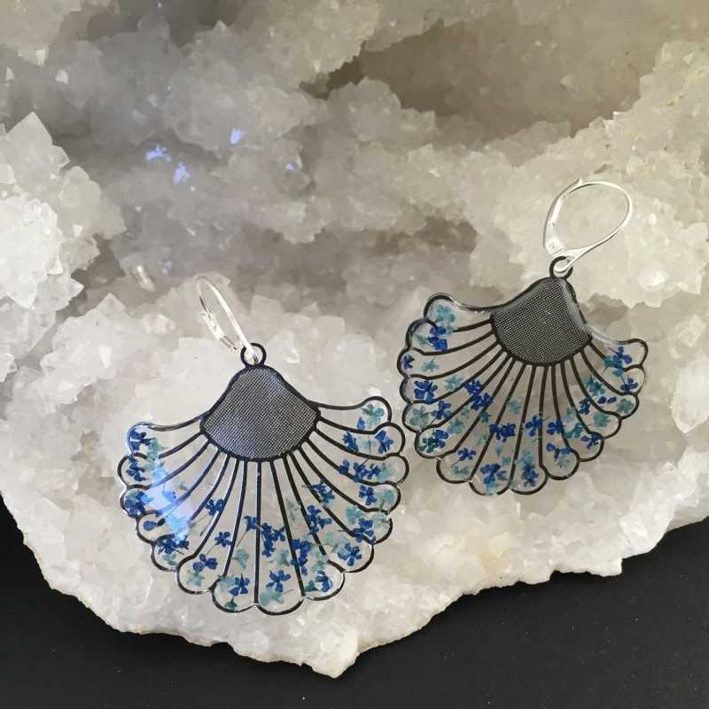 Boucles d\'oreilles « Zoé » fleuries argentées Beads Of Bliss