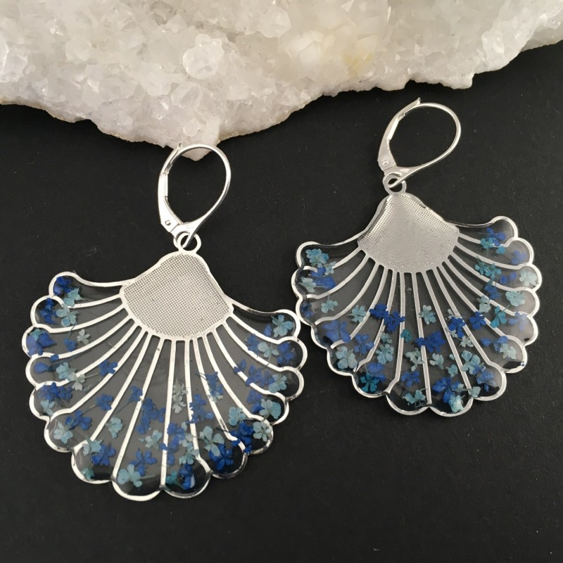 Boucles d\'oreilles « Zoé » fleuries argentées Beads Of Bliss