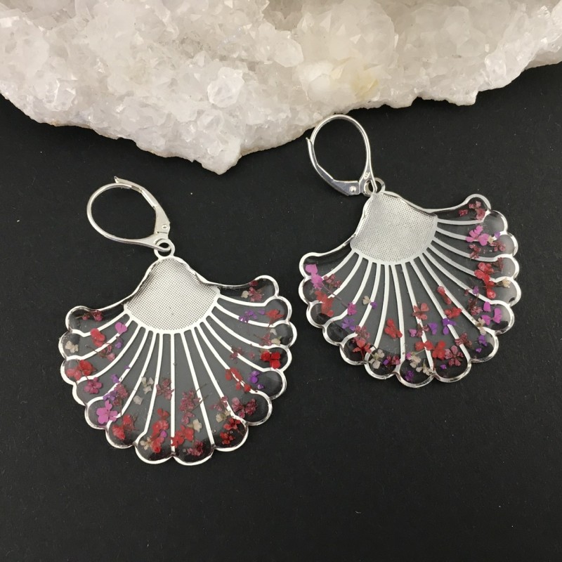 Boucles d\'oreilles « Zoé » fleuries argentées Beads Of Bliss