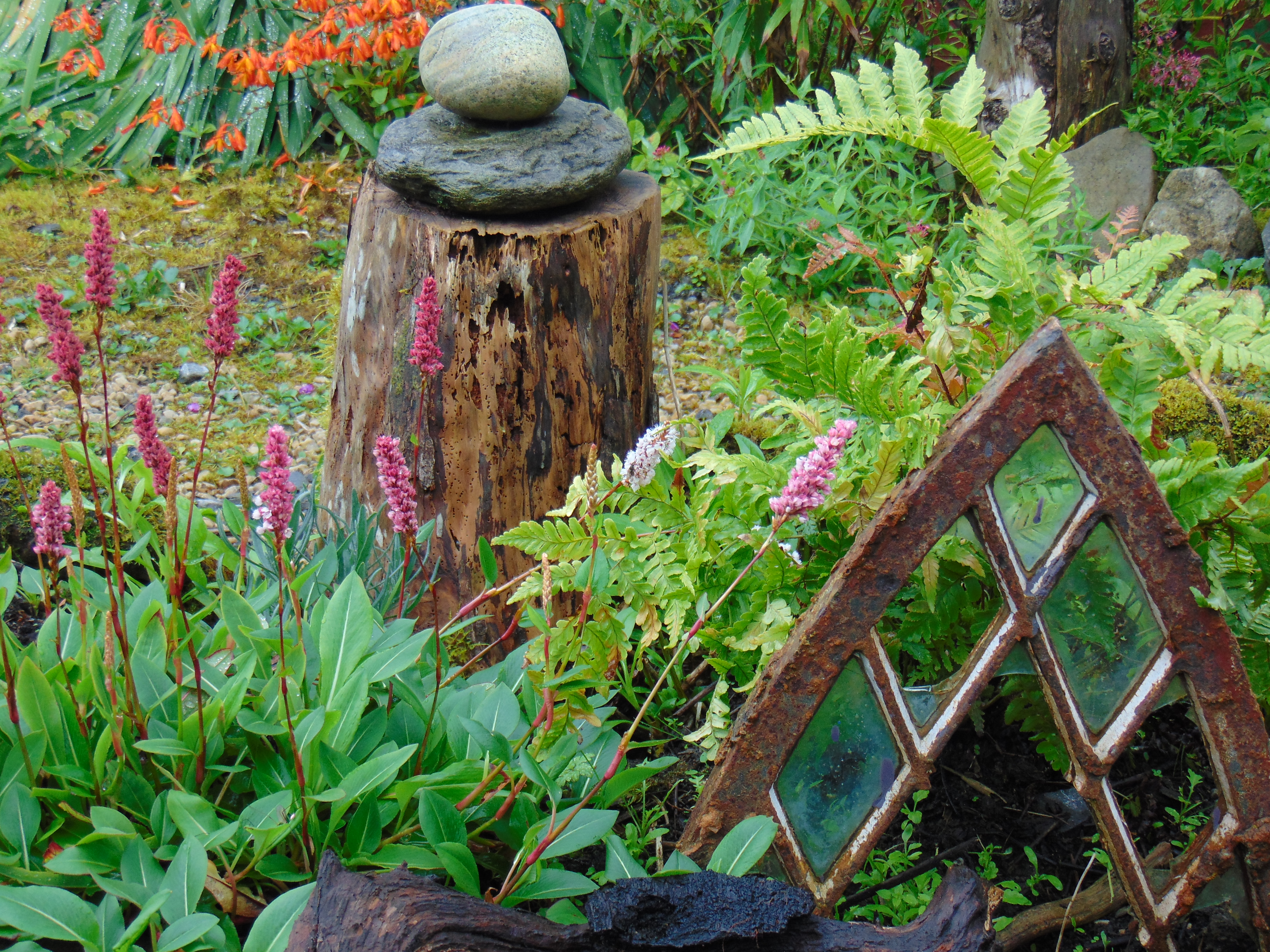 Rustic and Free…Garden Ideas – Bealtaine Cottage, Ireland