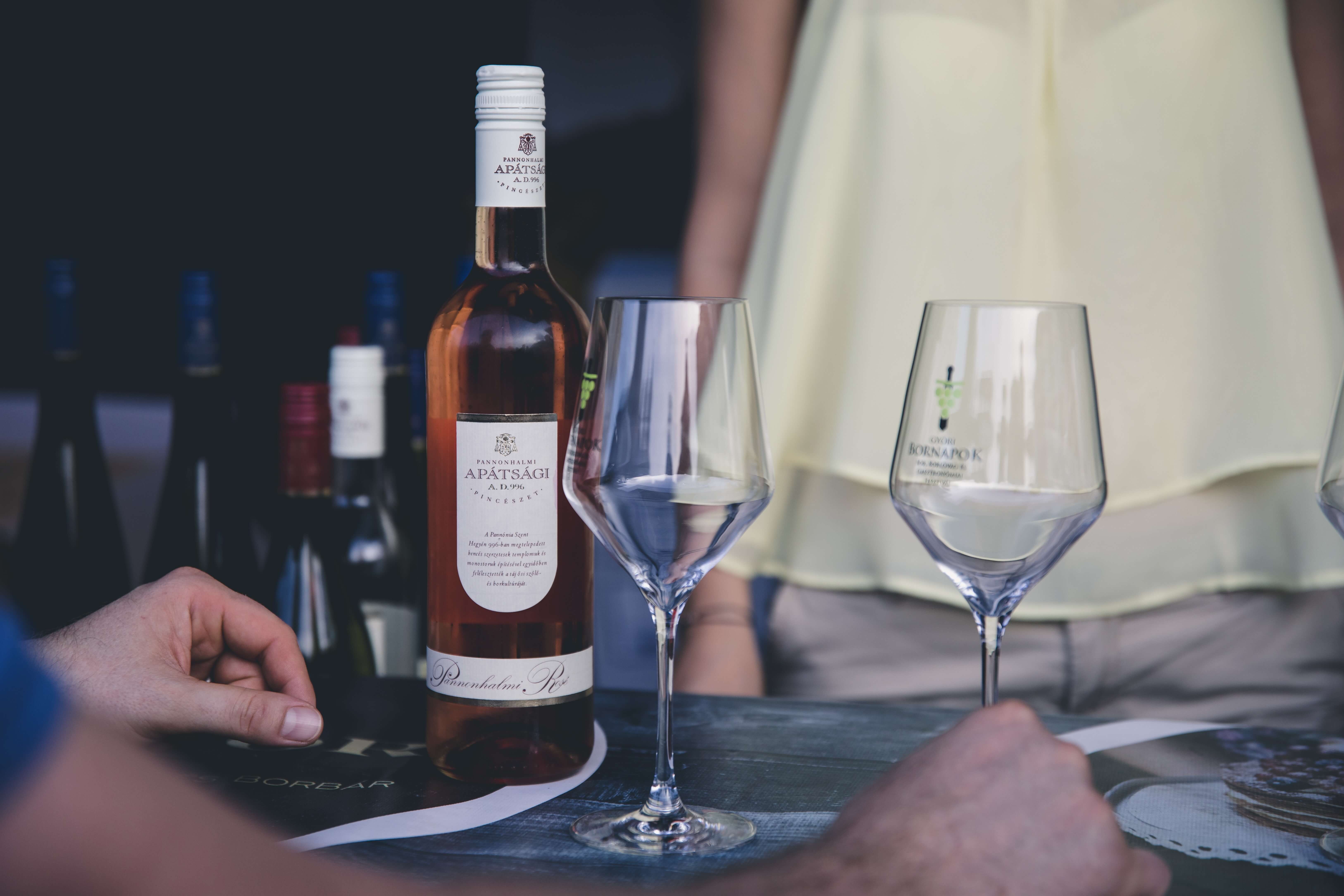 Smart Wine Glass is revolutionizing wine tastings