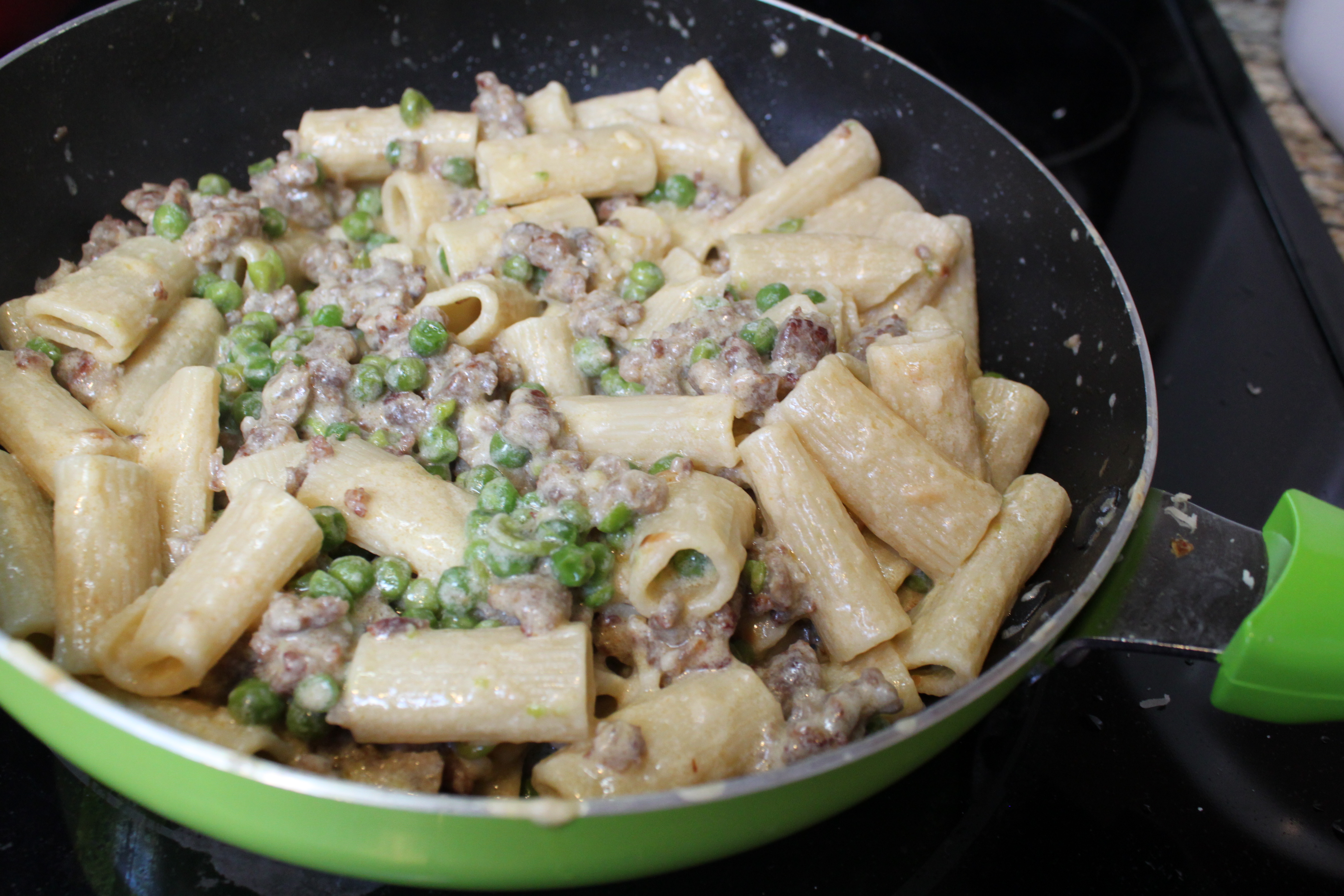 Pasta with Italian Sausage & Peas in “Cream” Sauce Beantown Belly