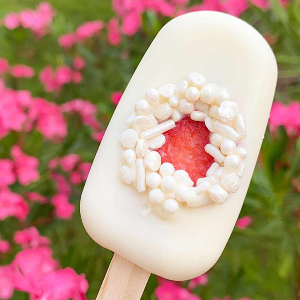 Strawberry Cakesicles Bear Cusine