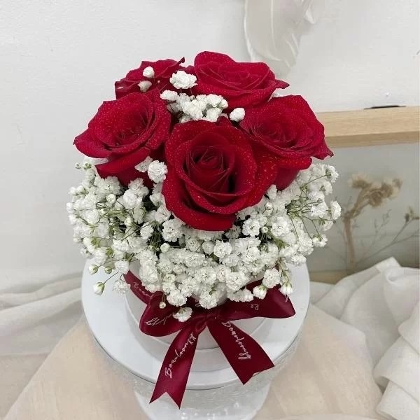 Petite Red Roses & White Baby breaths Bloom Box BearloonSG