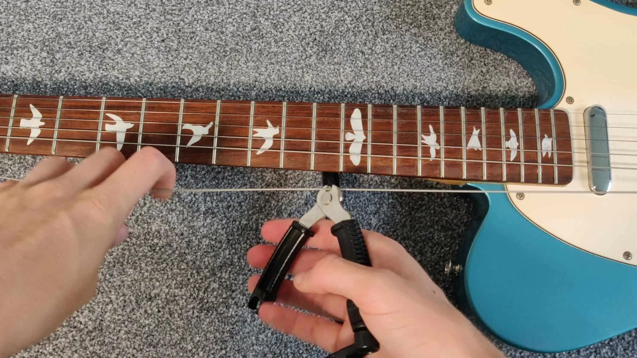 How to Change Electric Guitar Strings 7 Easy Steps Beast Mode Guitar