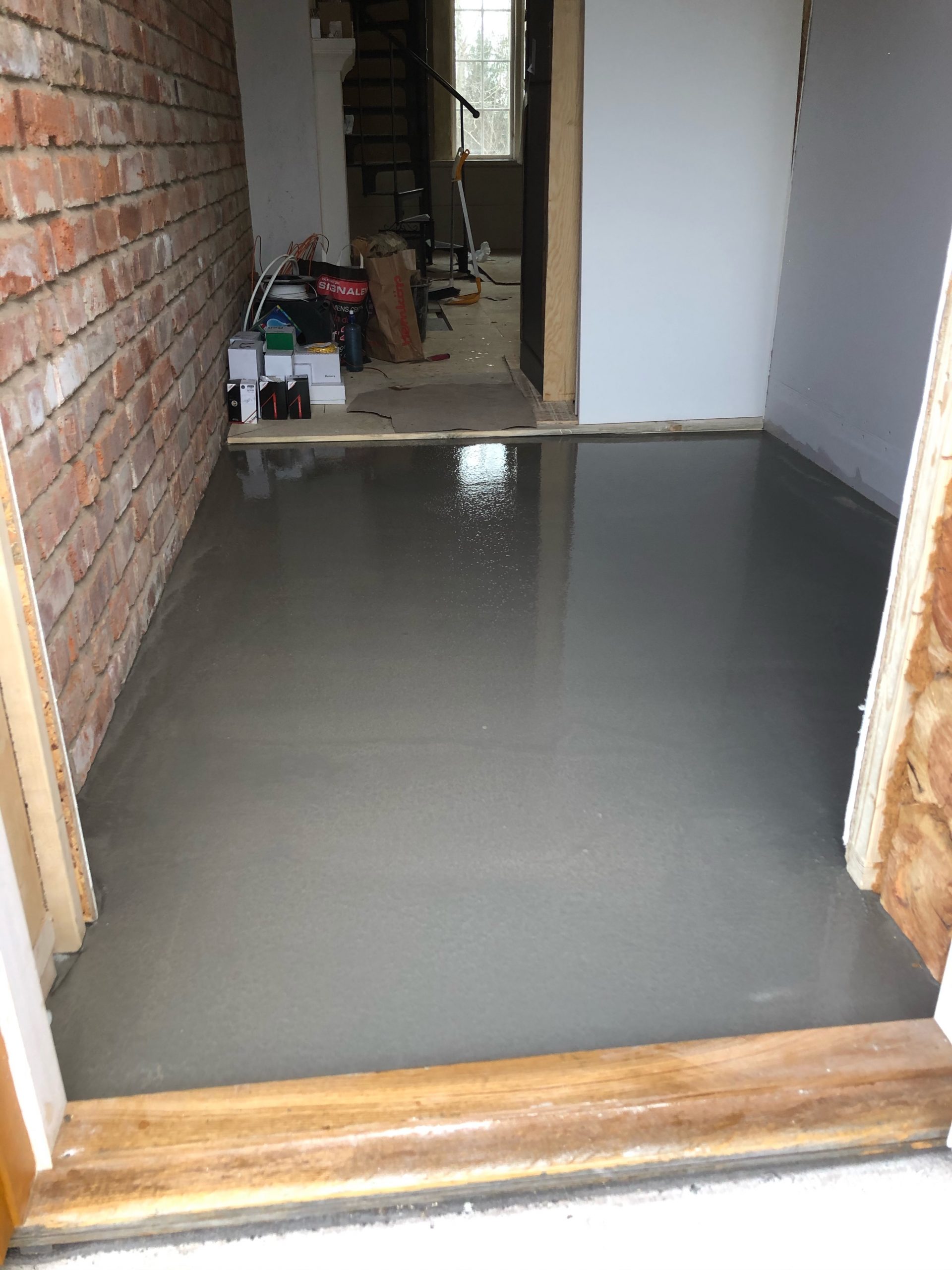 Betongolja Golv Hall golv får flytspackel Beatelunds Gård