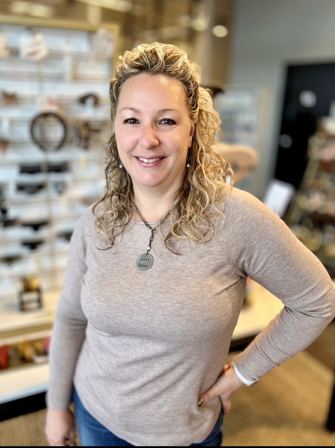 Beau Monde Salon Burnsville, MN Women's Hair, Nails and Skin Care