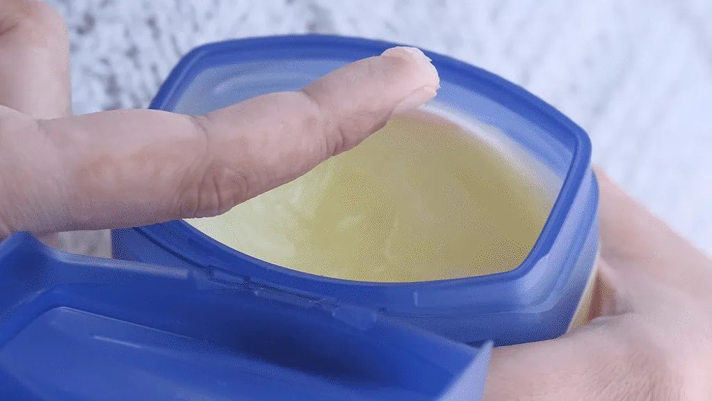 Does Vaseline Clog Pores? All Facts You Should Know Before Using It