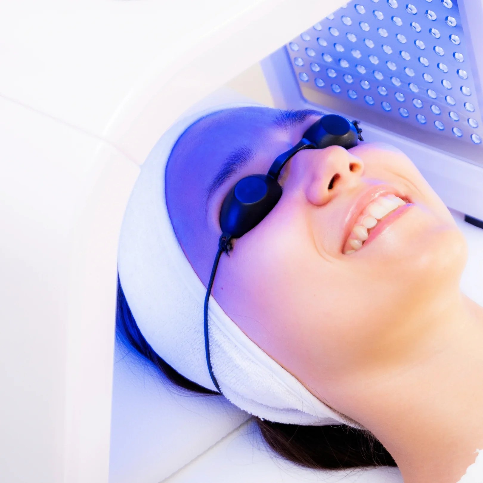 LED Light Facial near me in Aurora Richmond Hill Newmarket Beauty